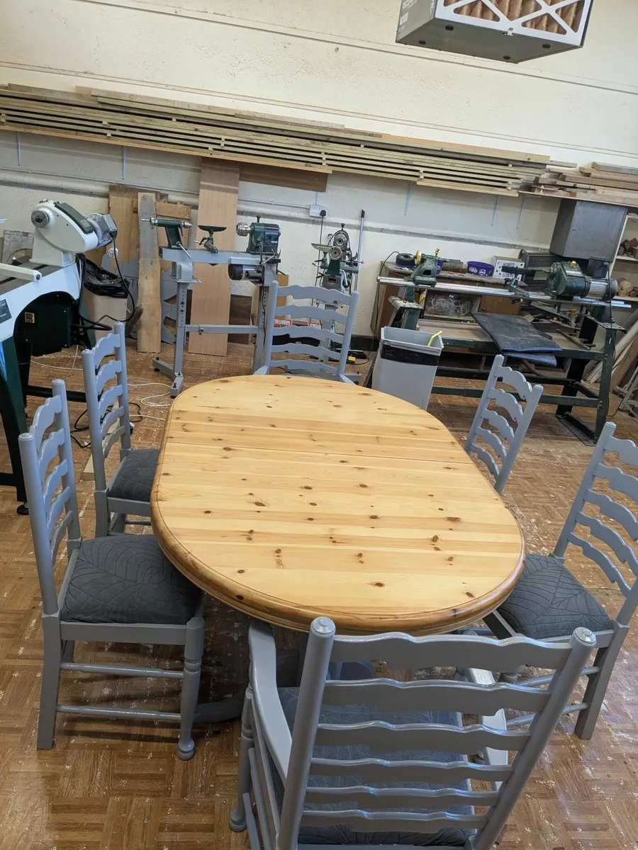 Kitchen Table and Chairs - Image 3
