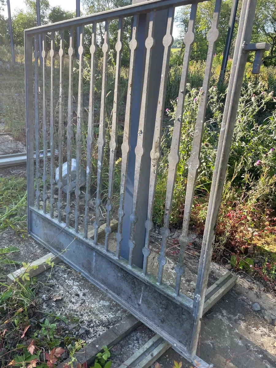 Galvanised steel gates - Image 1