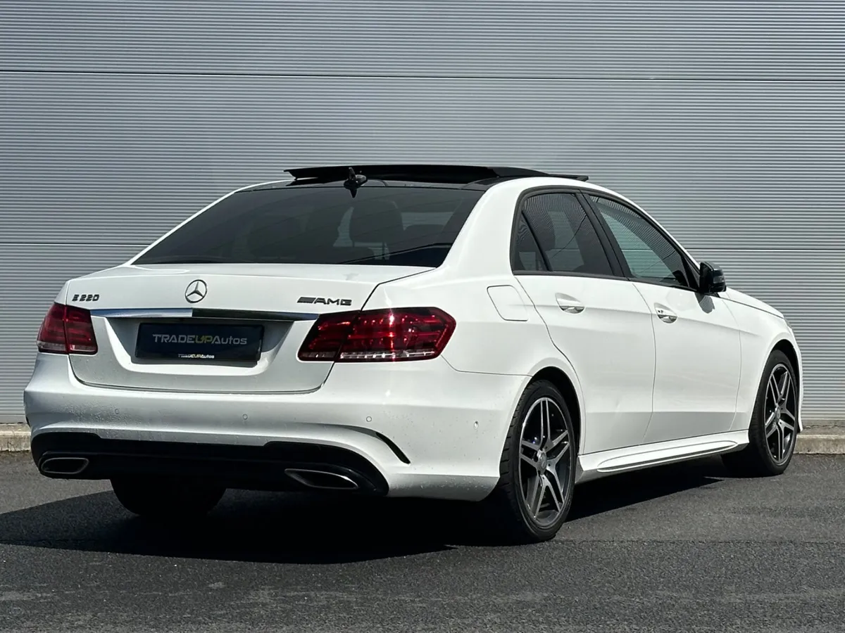 Mercedes-Benz E220d AMG Premium + - Image 3