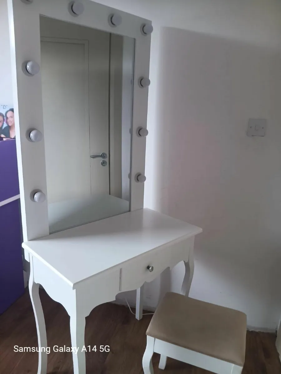 Vanity unit - Image 1