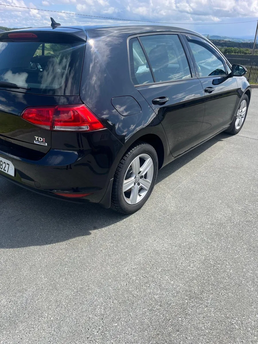 Volkswagen Golf - Image 4