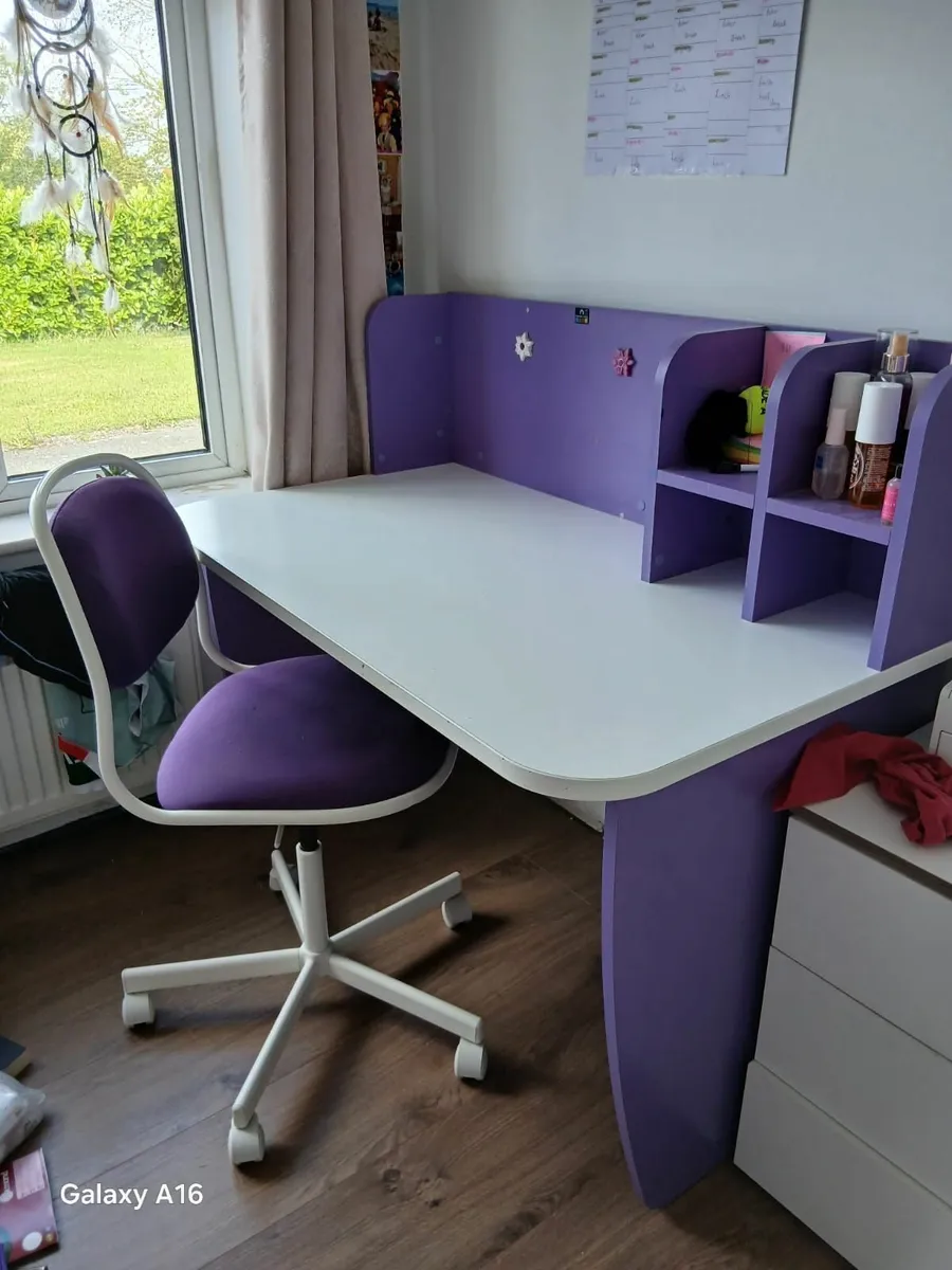 DESK - Image 1