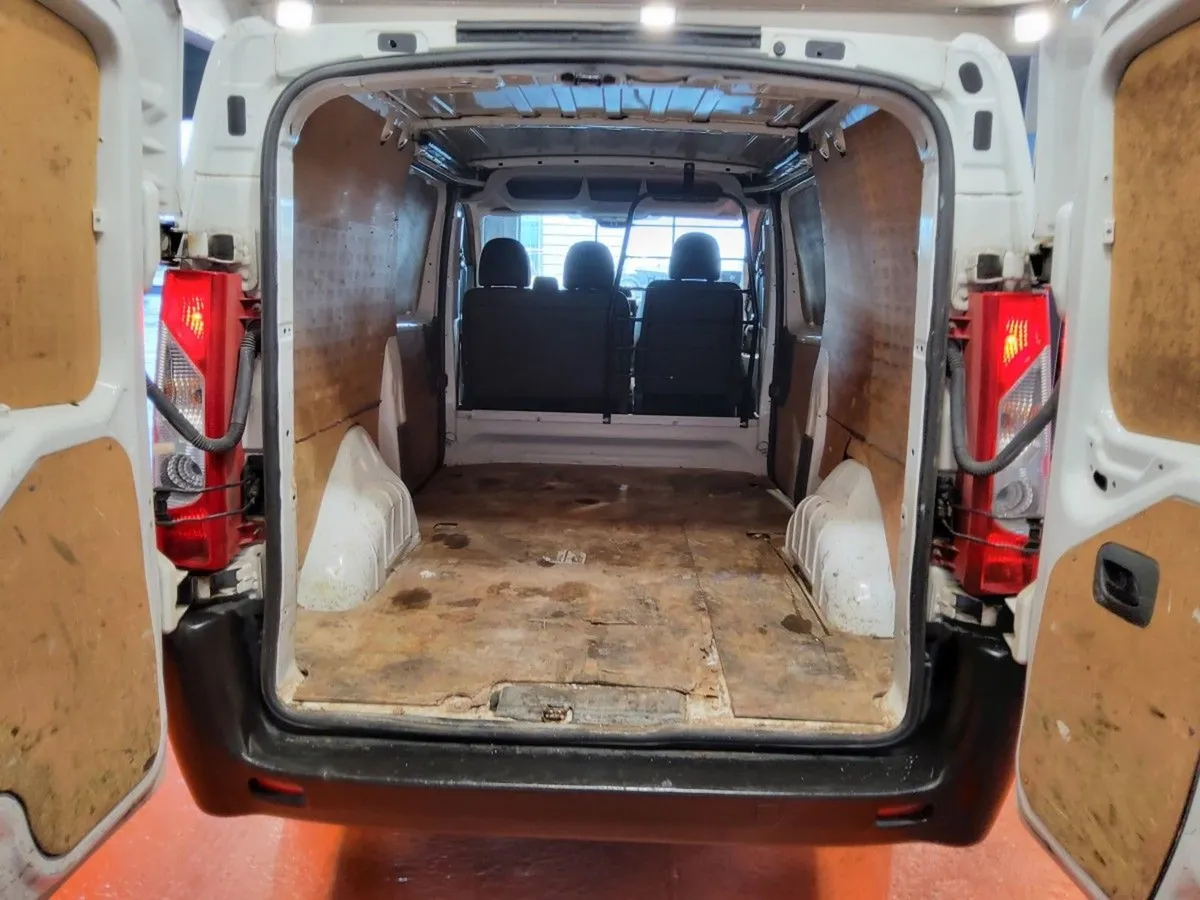 Peugeot Expert 1.6 HDI 90 bhp Comfort Level 1 5 S - Image 3