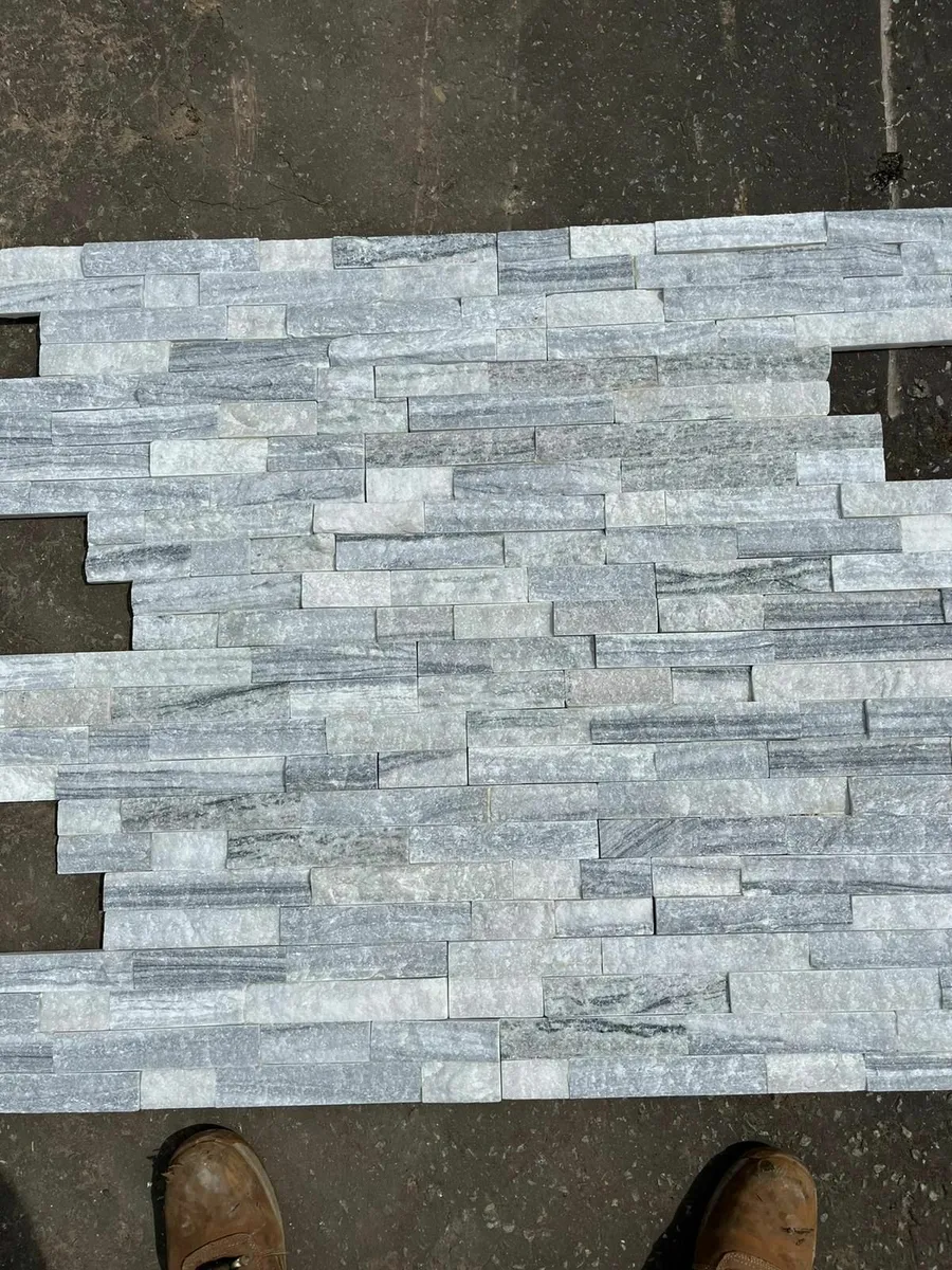 Cloudy Grey split face cladding tiles - Image 3