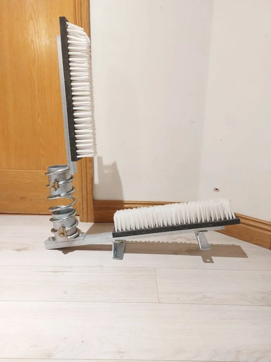 Fixed Cow Brush Scratcher Wall Mounted ..Free deli - Image 3