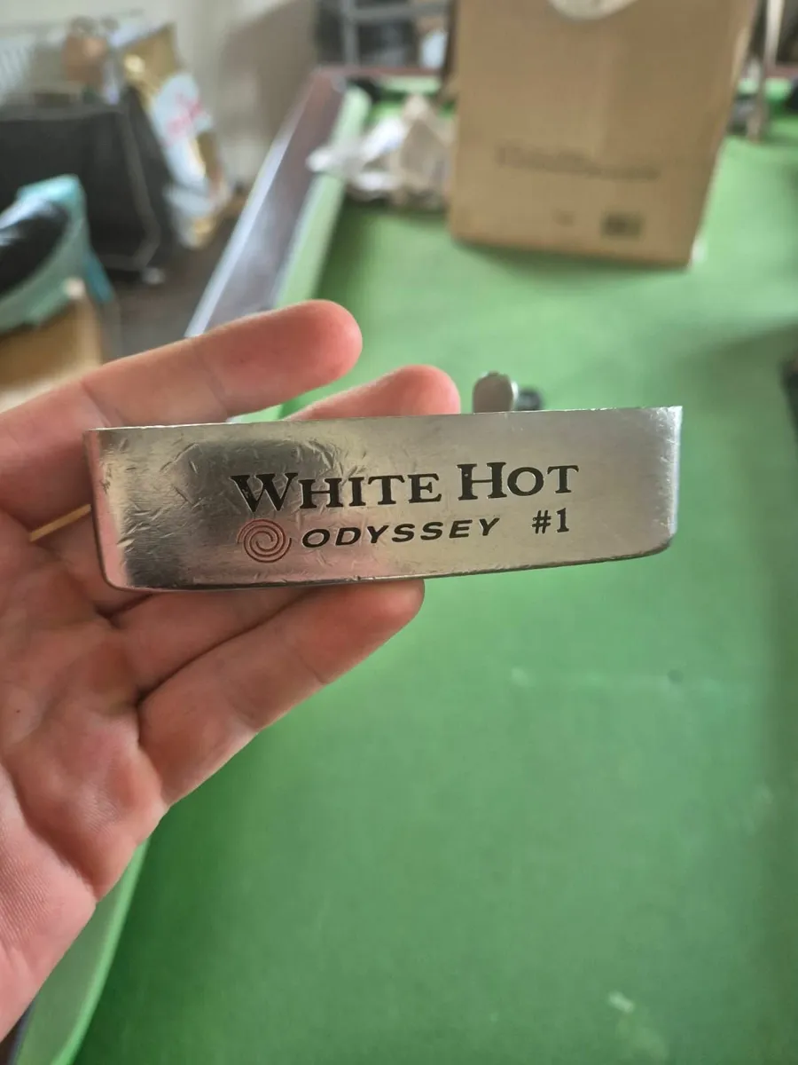 Odyssey White Hot Blade Putter - Image 1