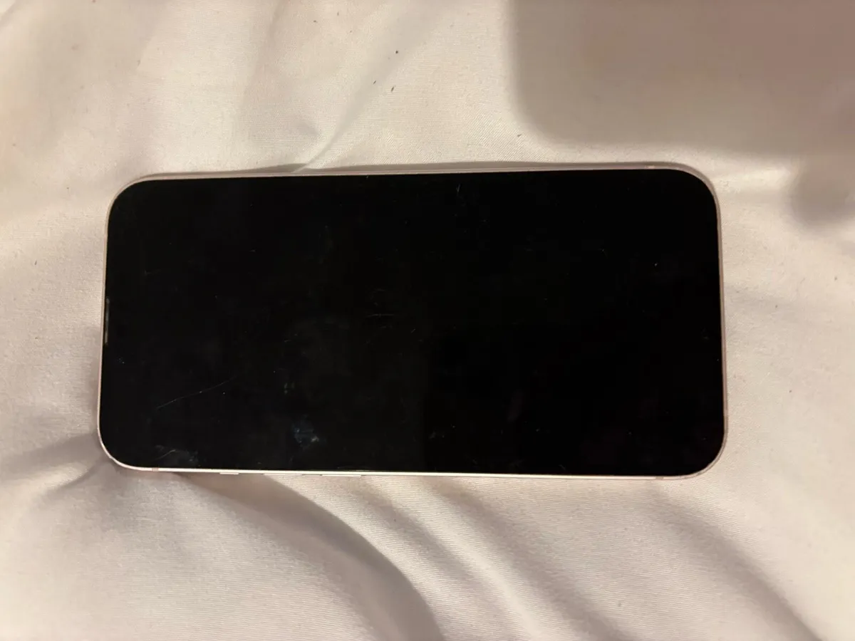 iPhone 13 pink - Image 3