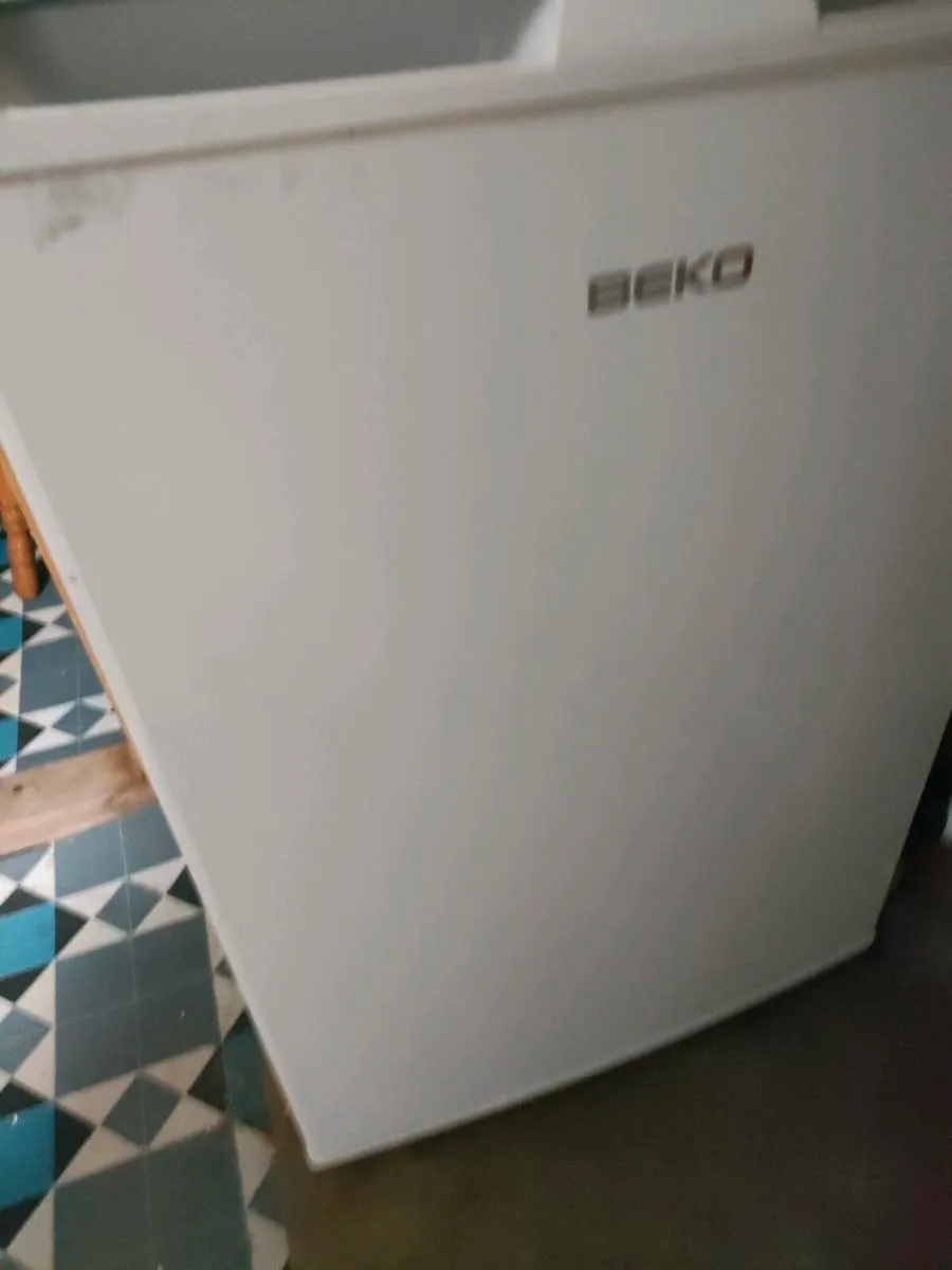 Under counter fridge freezer - Image 2