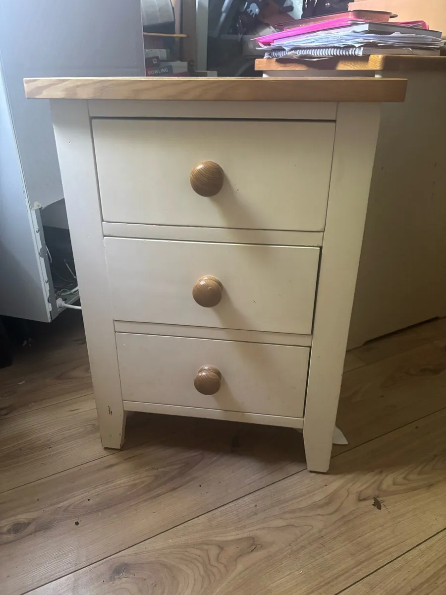 Cream locker with oak top and handles - Image 1