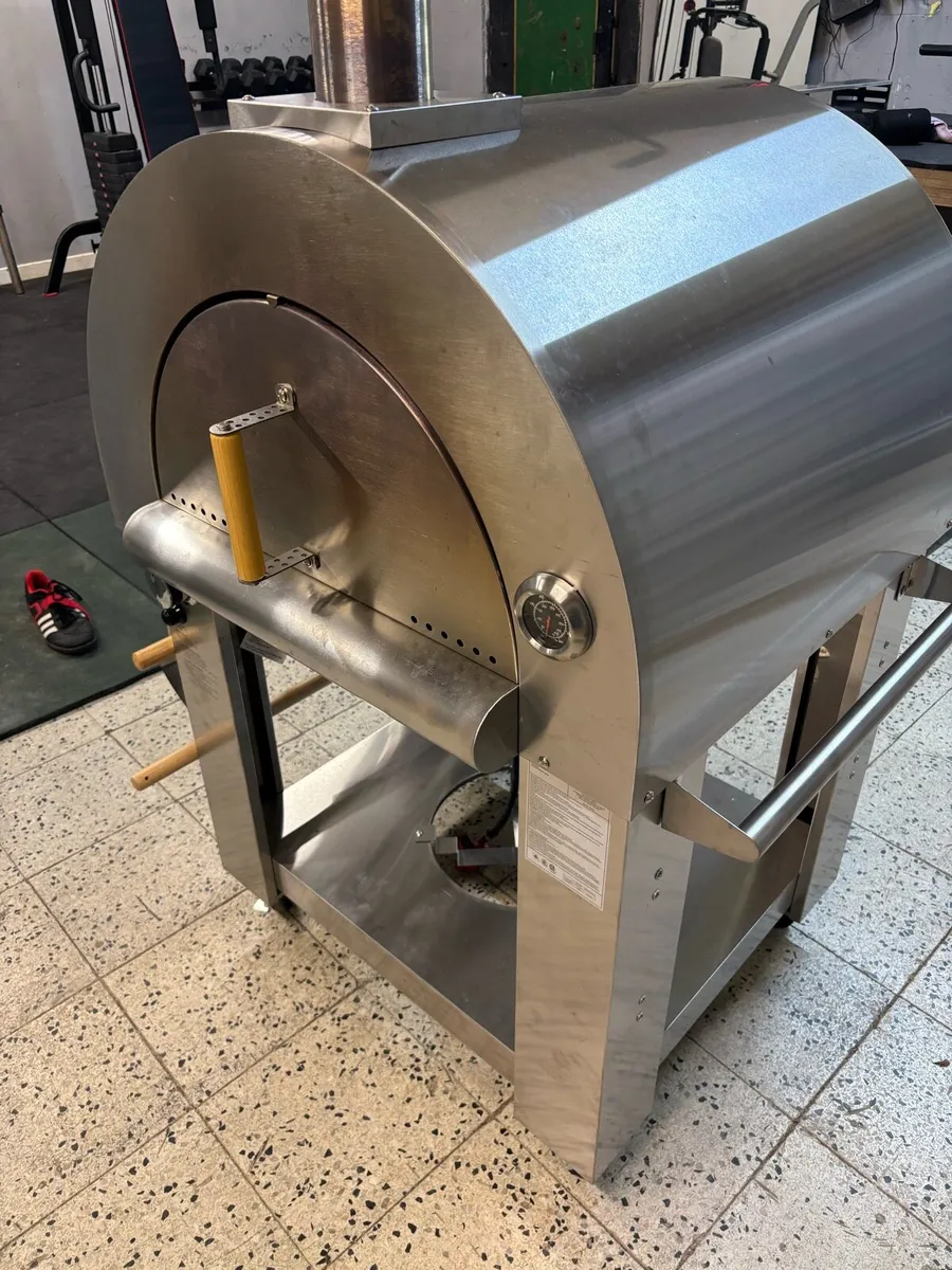 Gas and Wood Fired Duel fuel pizza oven - Image 3