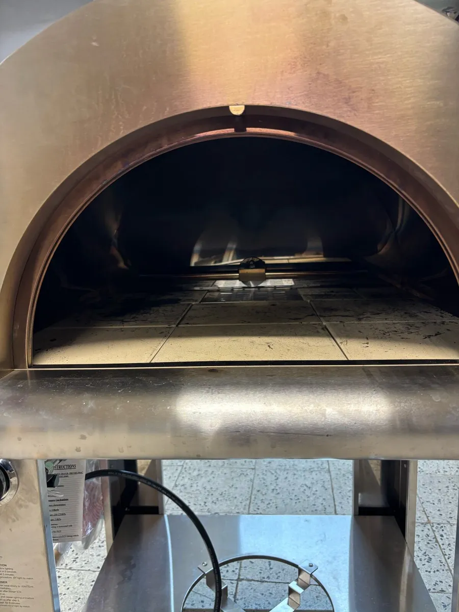 Gas and Wood Fired Duel fuel pizza oven - Image 4