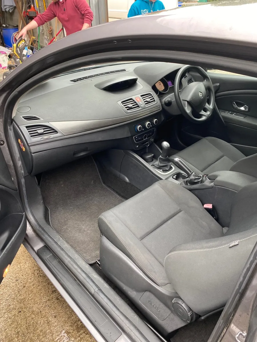 Renault Megane 2010 - Image 2