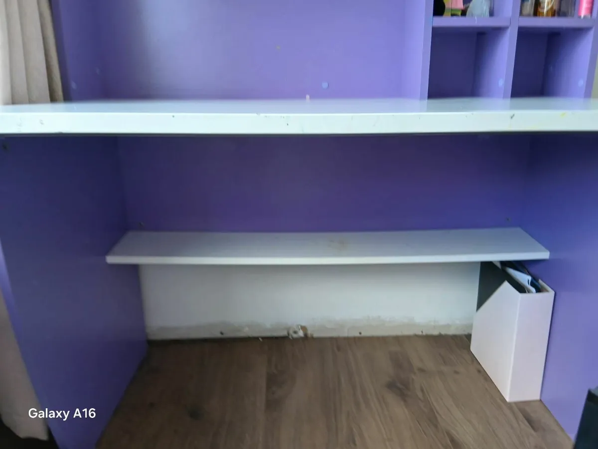 DESK - Image 2