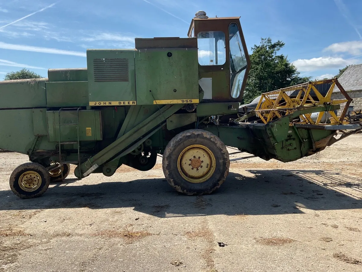 For Sale John Deere 10ft Cut Combine - Image 3