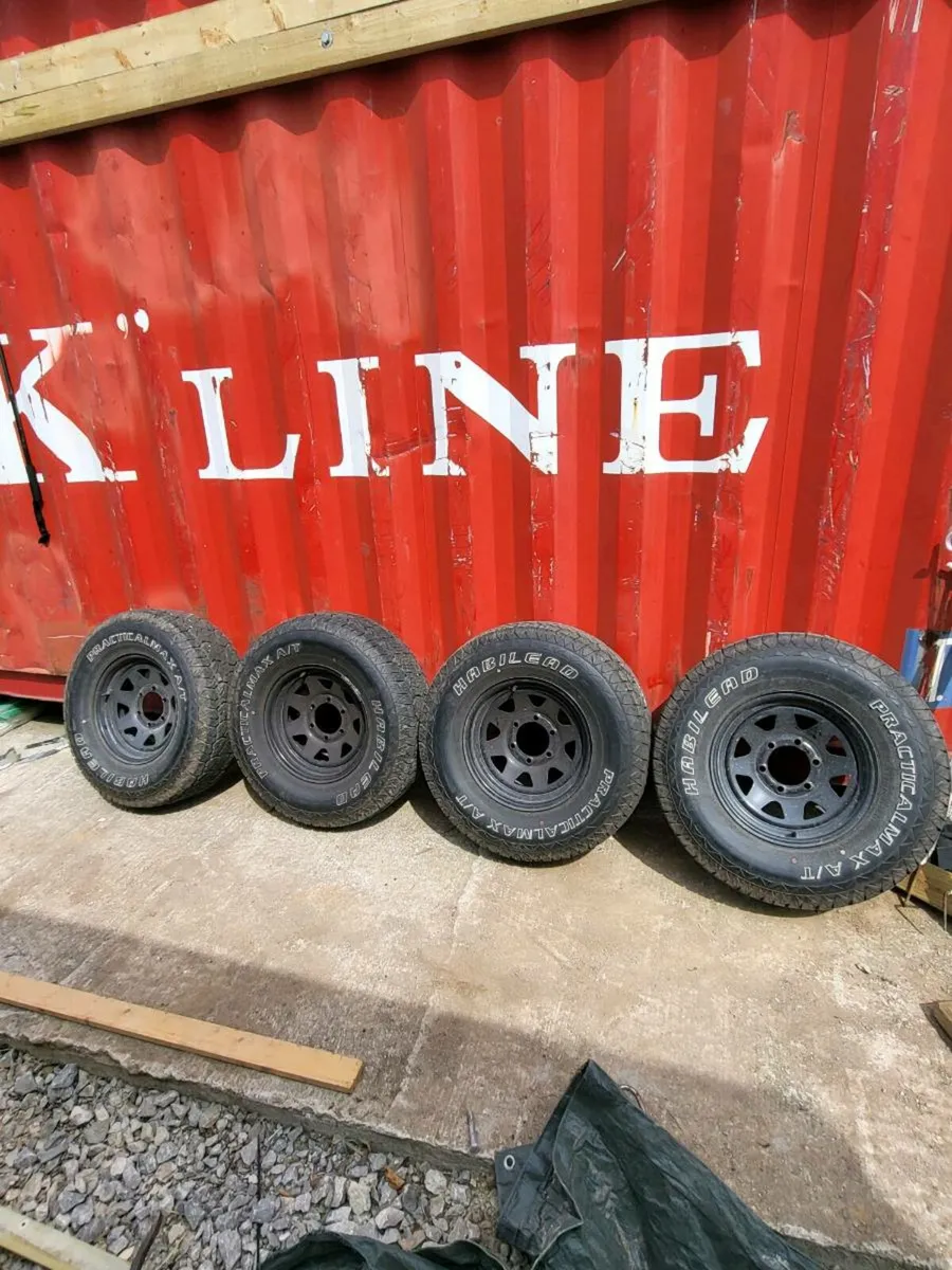 265/70R15 tyre's and rims - Image 2