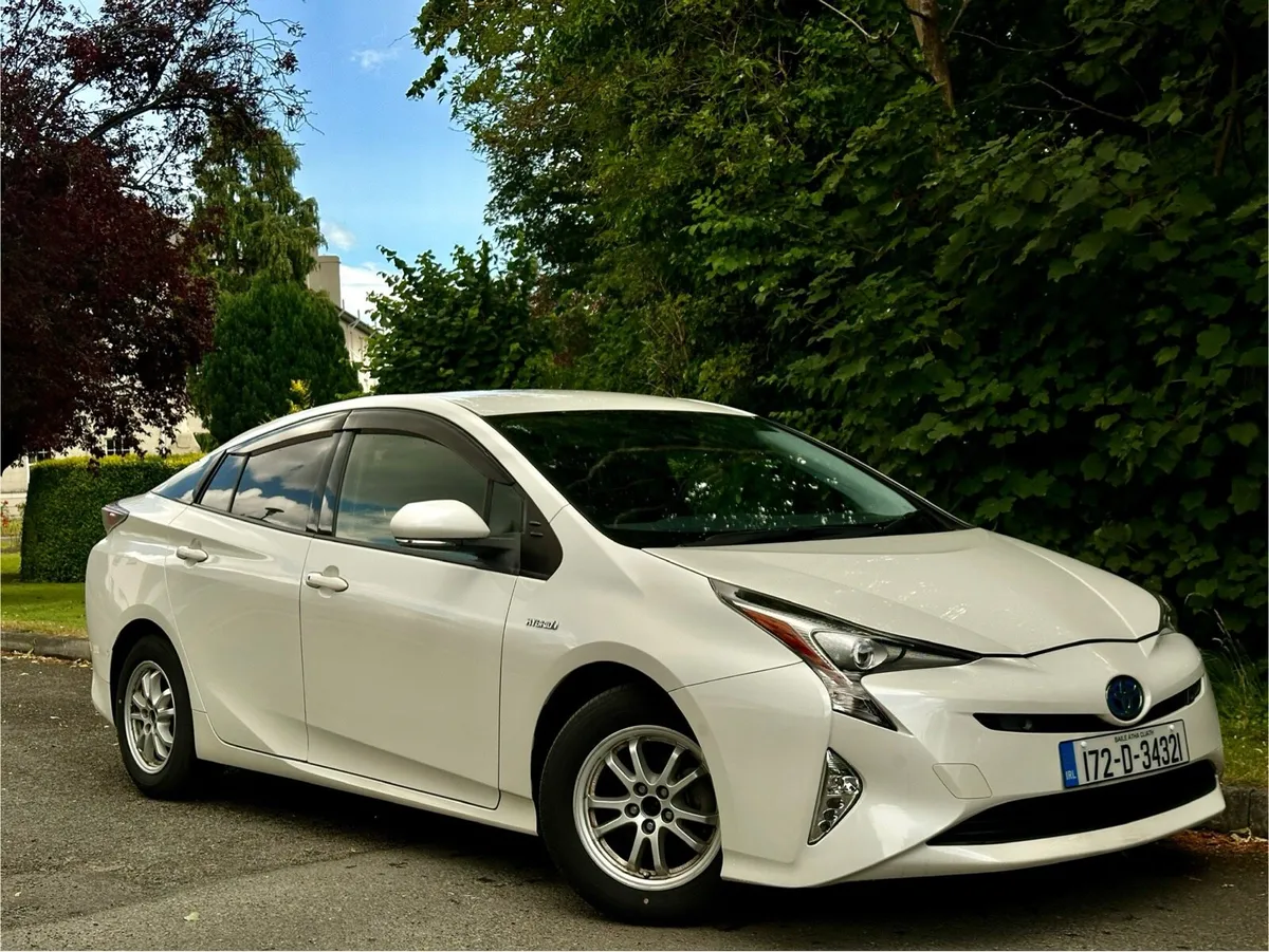 2017 TOYOTA PRIUS - Image 1