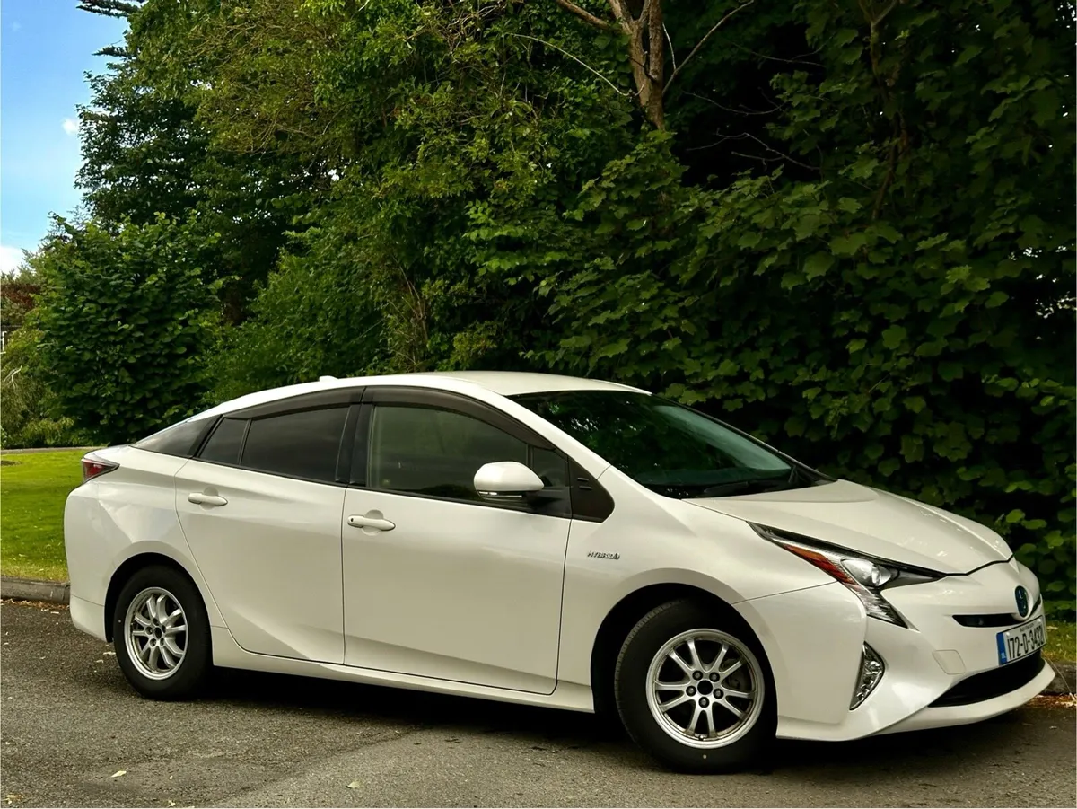 2017 TOYOTA PRIUS - Image 2