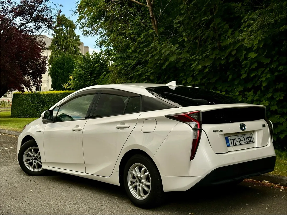 2017 TOYOTA PRIUS - Image 3