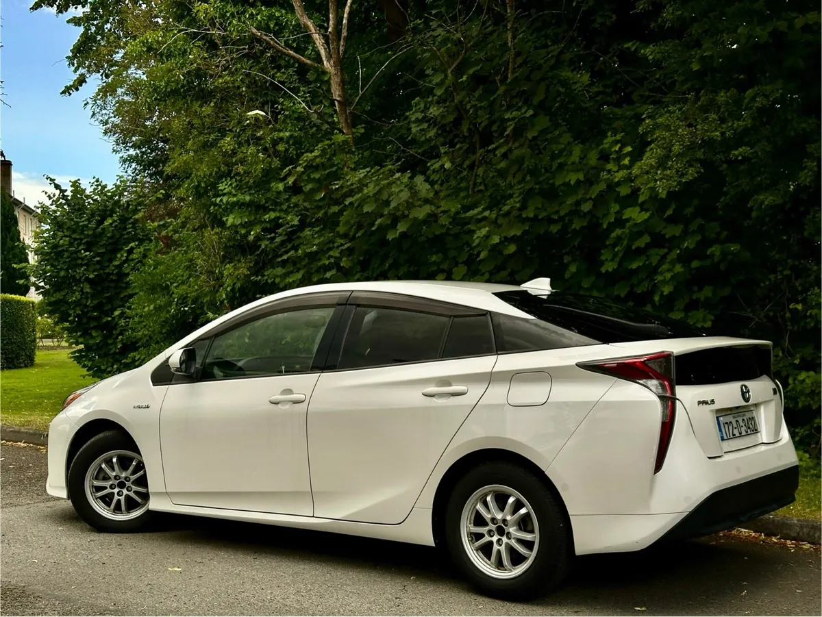 2017 TOYOTA PRIUS - Image 4