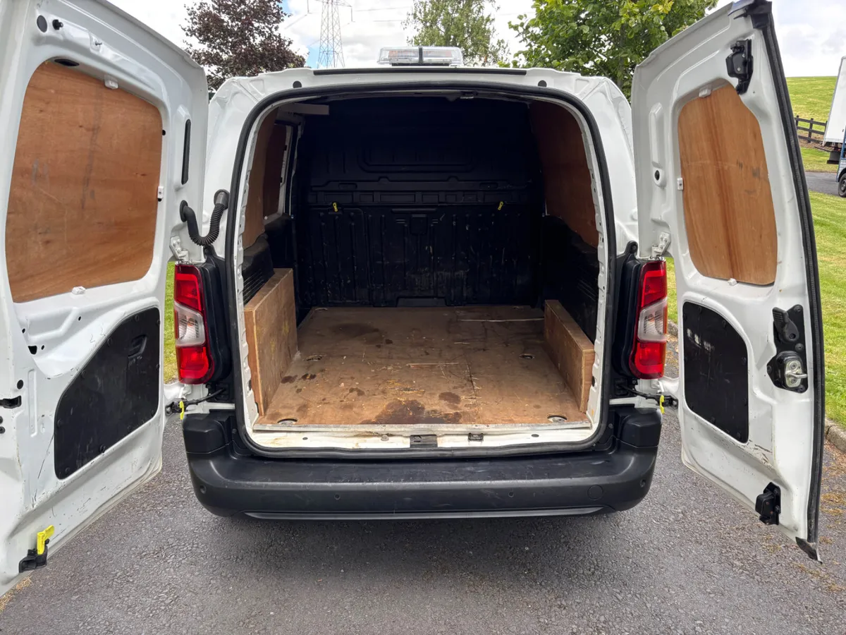 2021 Citroen Berlingo diesel van - Image 3