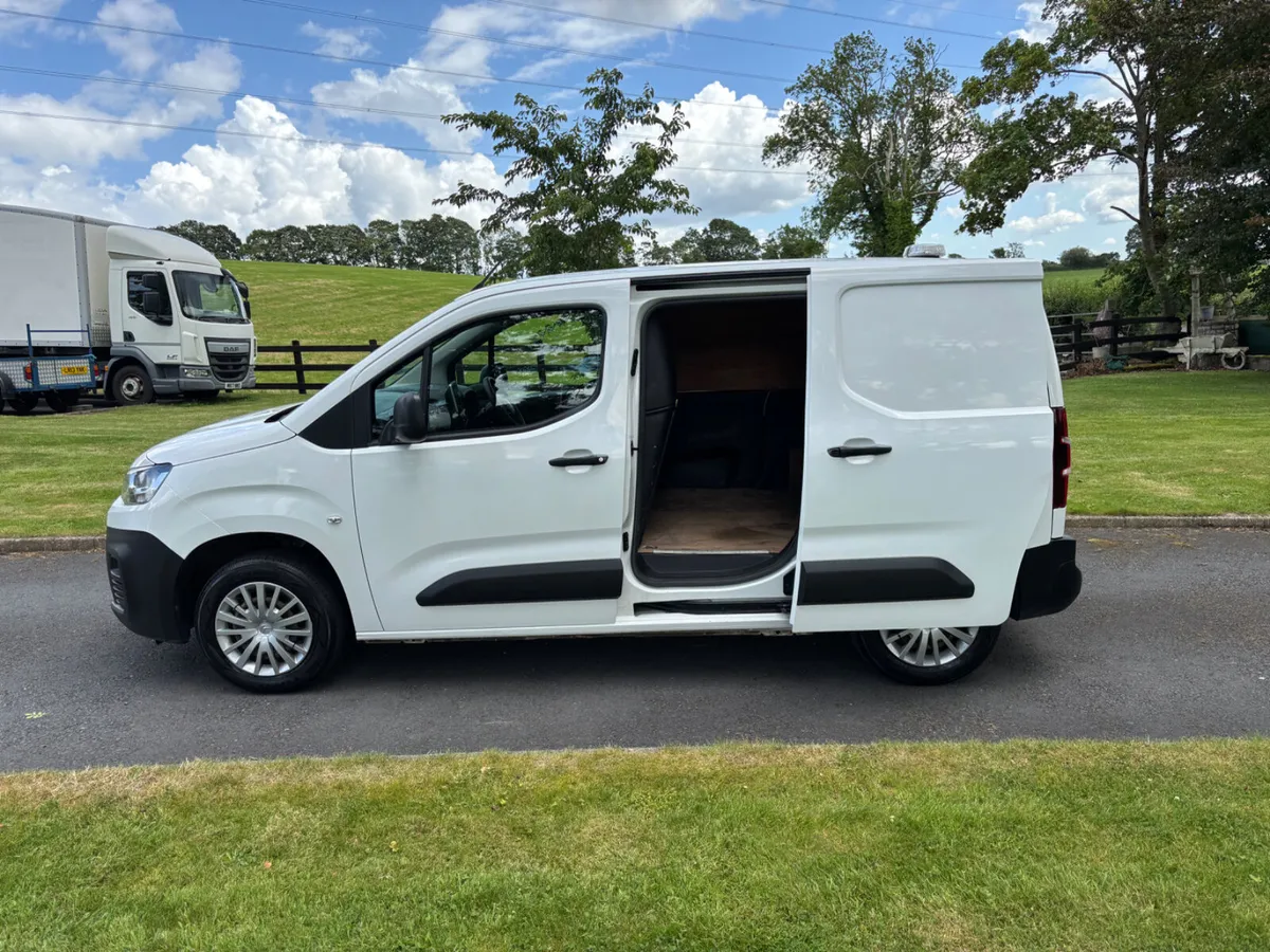 2021 Citroen Berlingo diesel van - Image 2