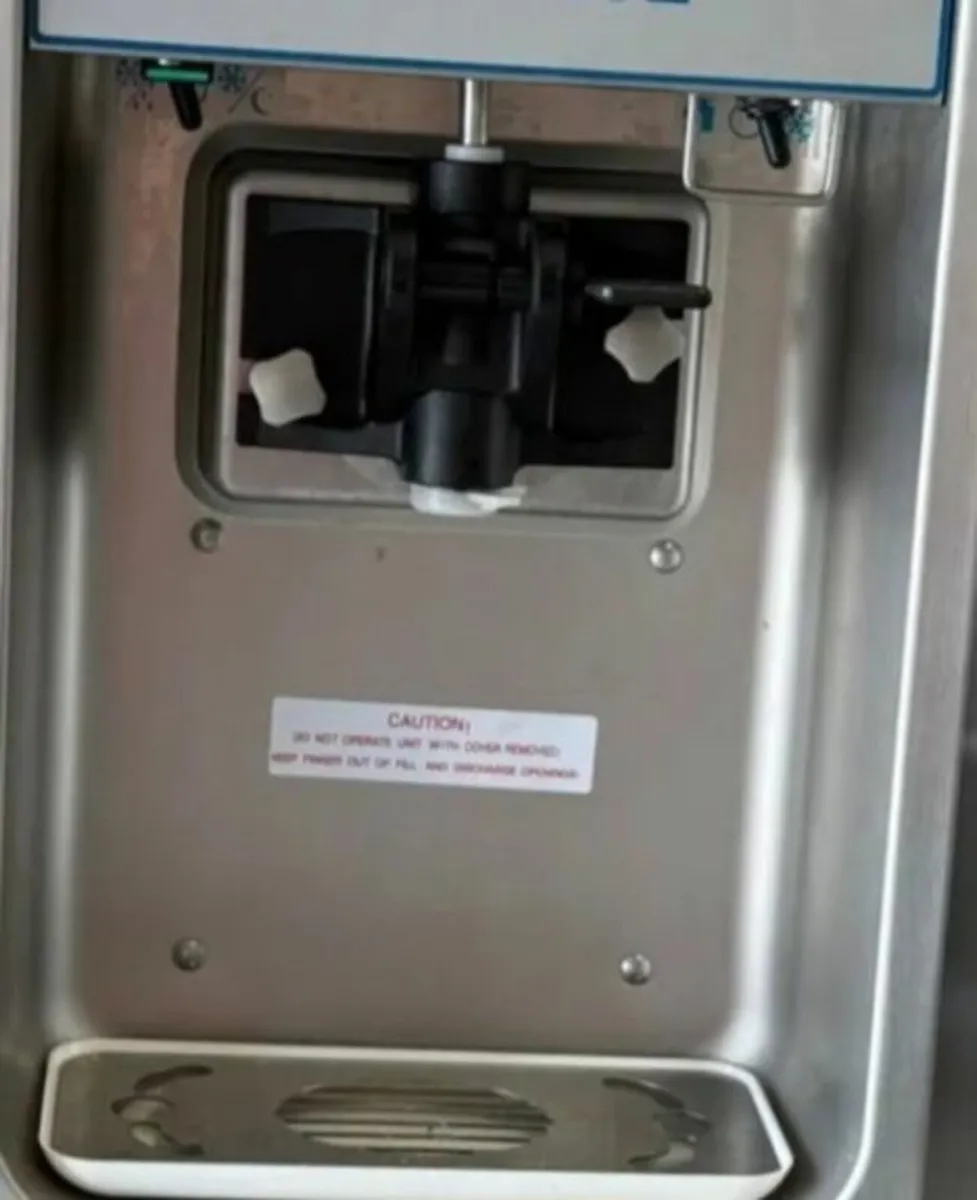 Ice cream machine - Image 1