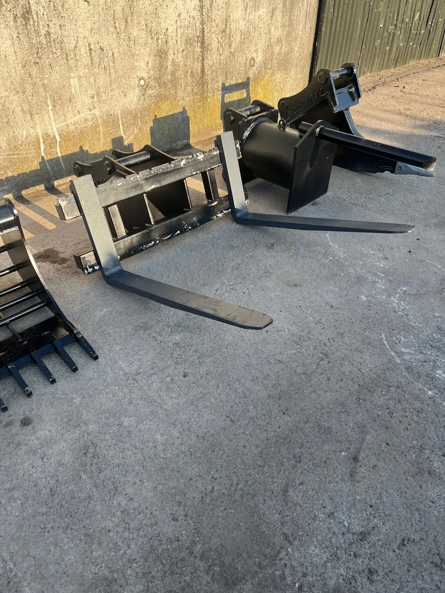 3t -13t Digger pallet forks - Image 1