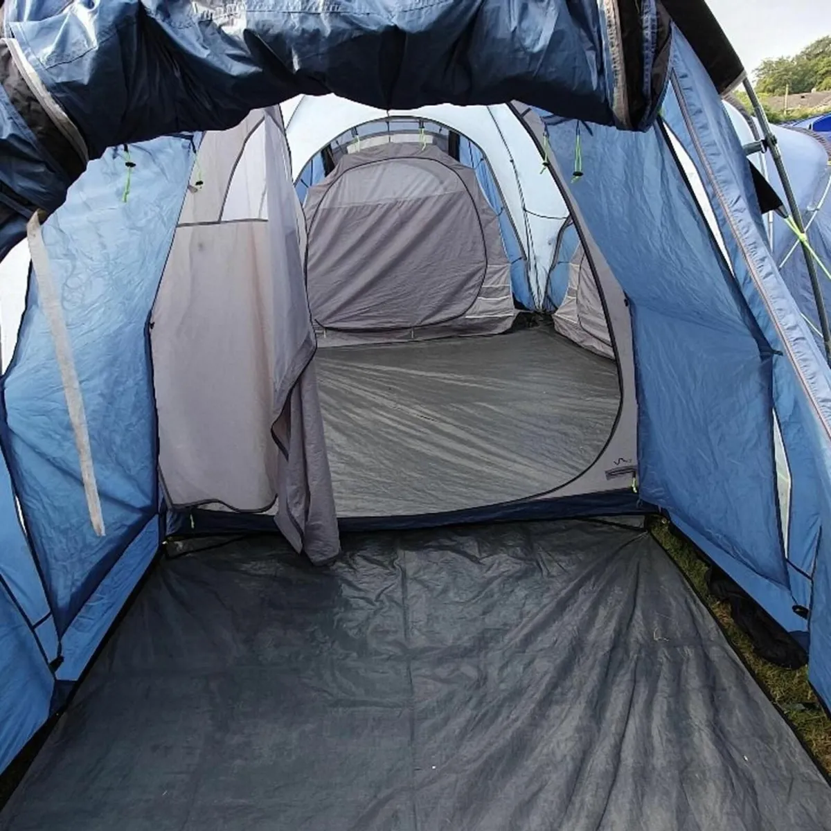 Tent - Image 2