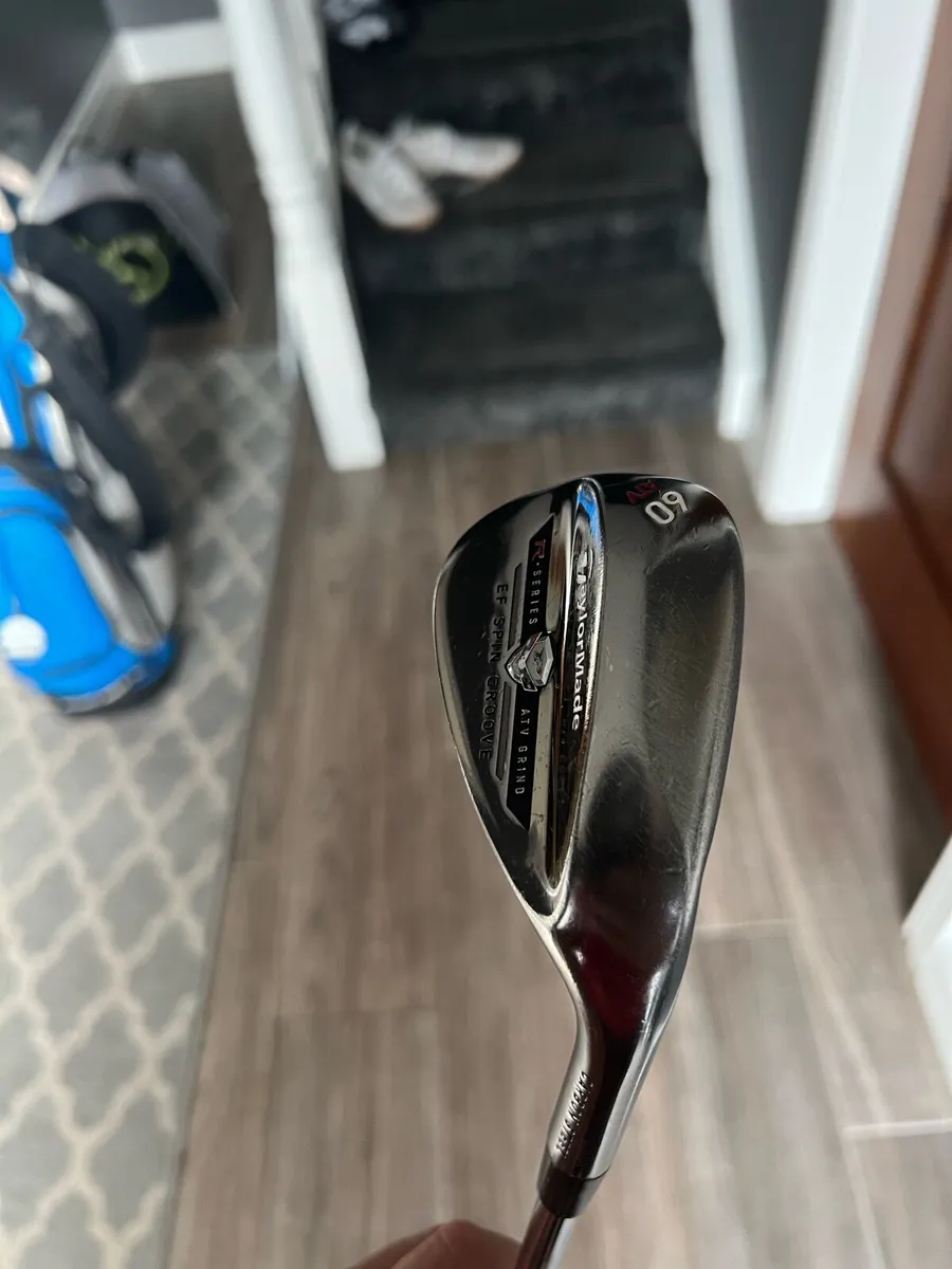 Taylormade tp wedges 52,56,60 - Image 2