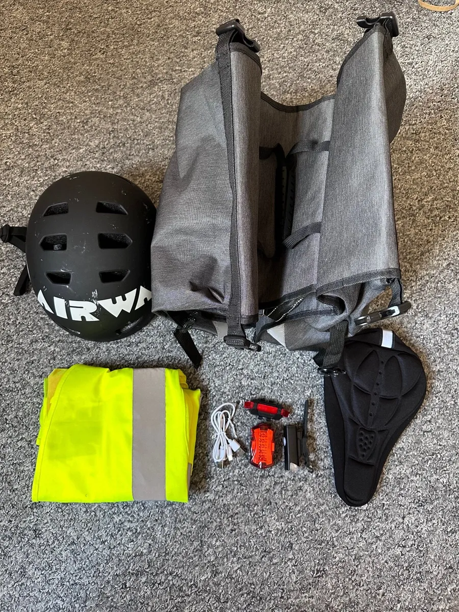 Perfect condition City bike + free accessories! - Image 1