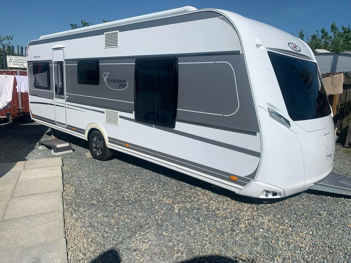 2017 LMC Caravan 595 VIP - Image 1