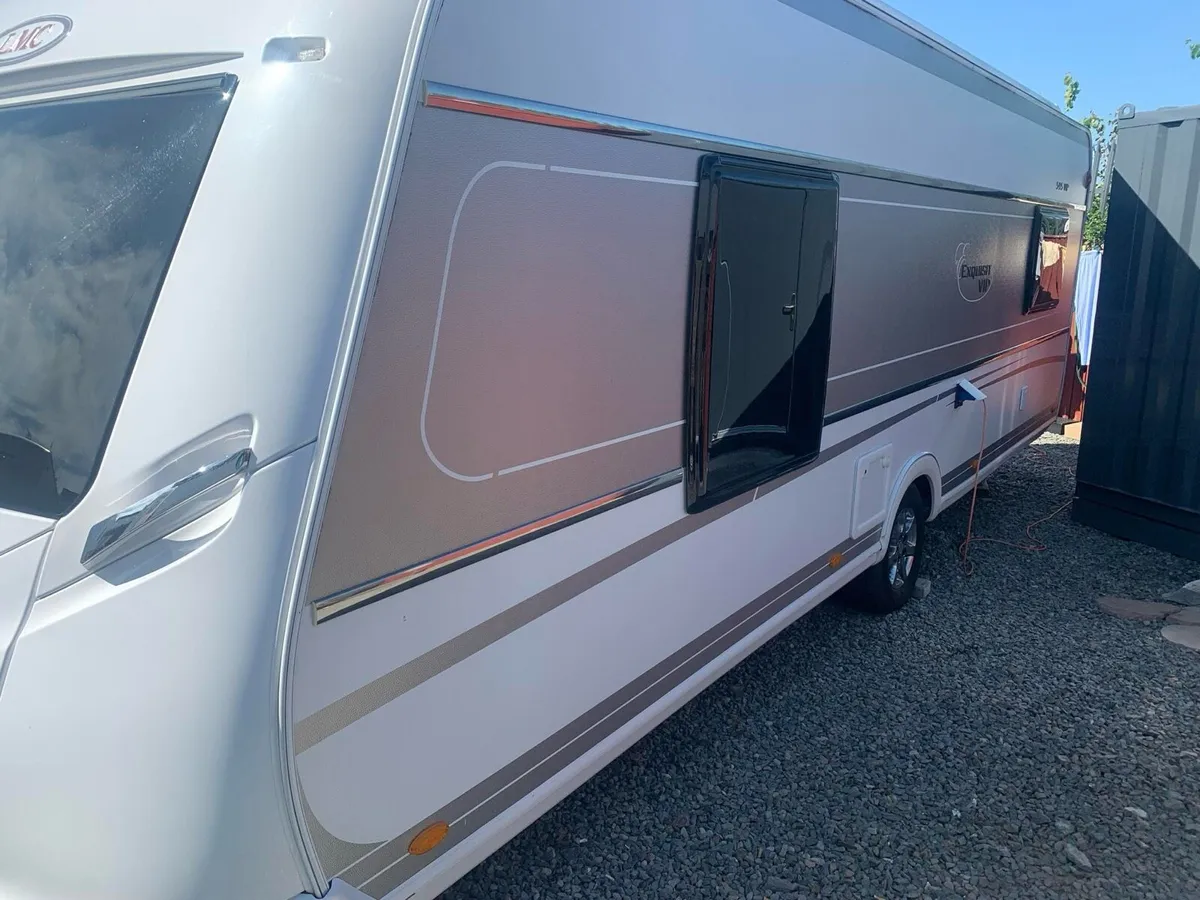 2017 LMC Caravan 595 VIP - Image 3