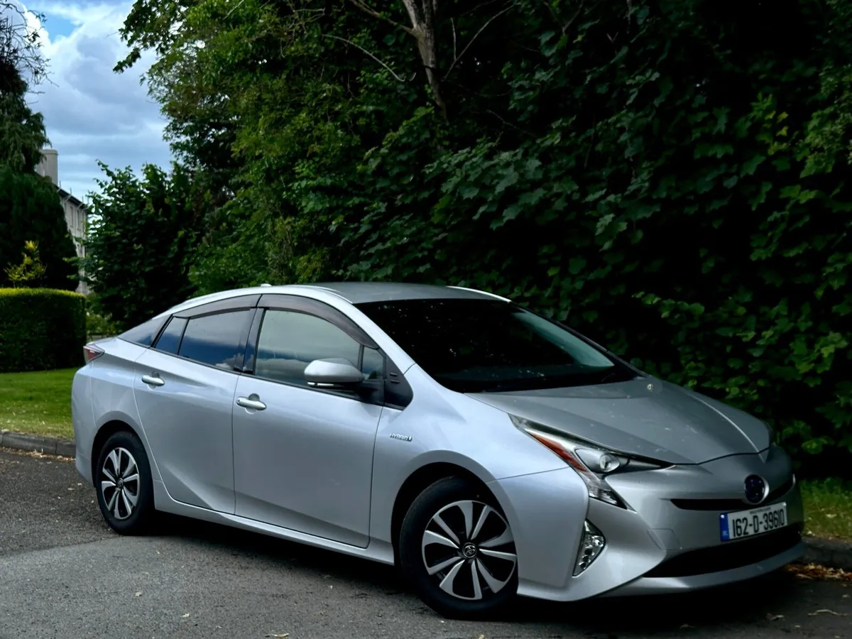 2016 TOYOTA PRIUS x2 - Image 2