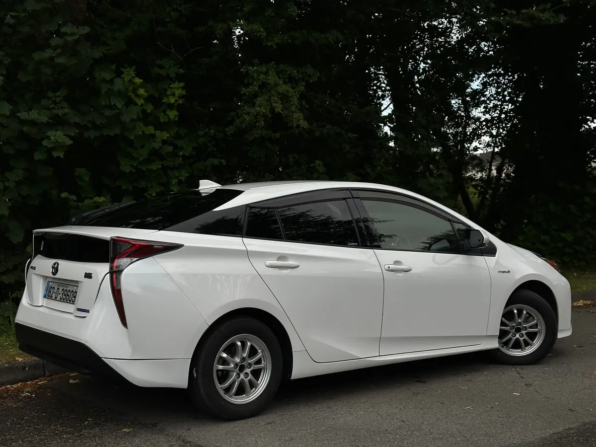 2016 TOYOTA PRIUS x2 - Image 3