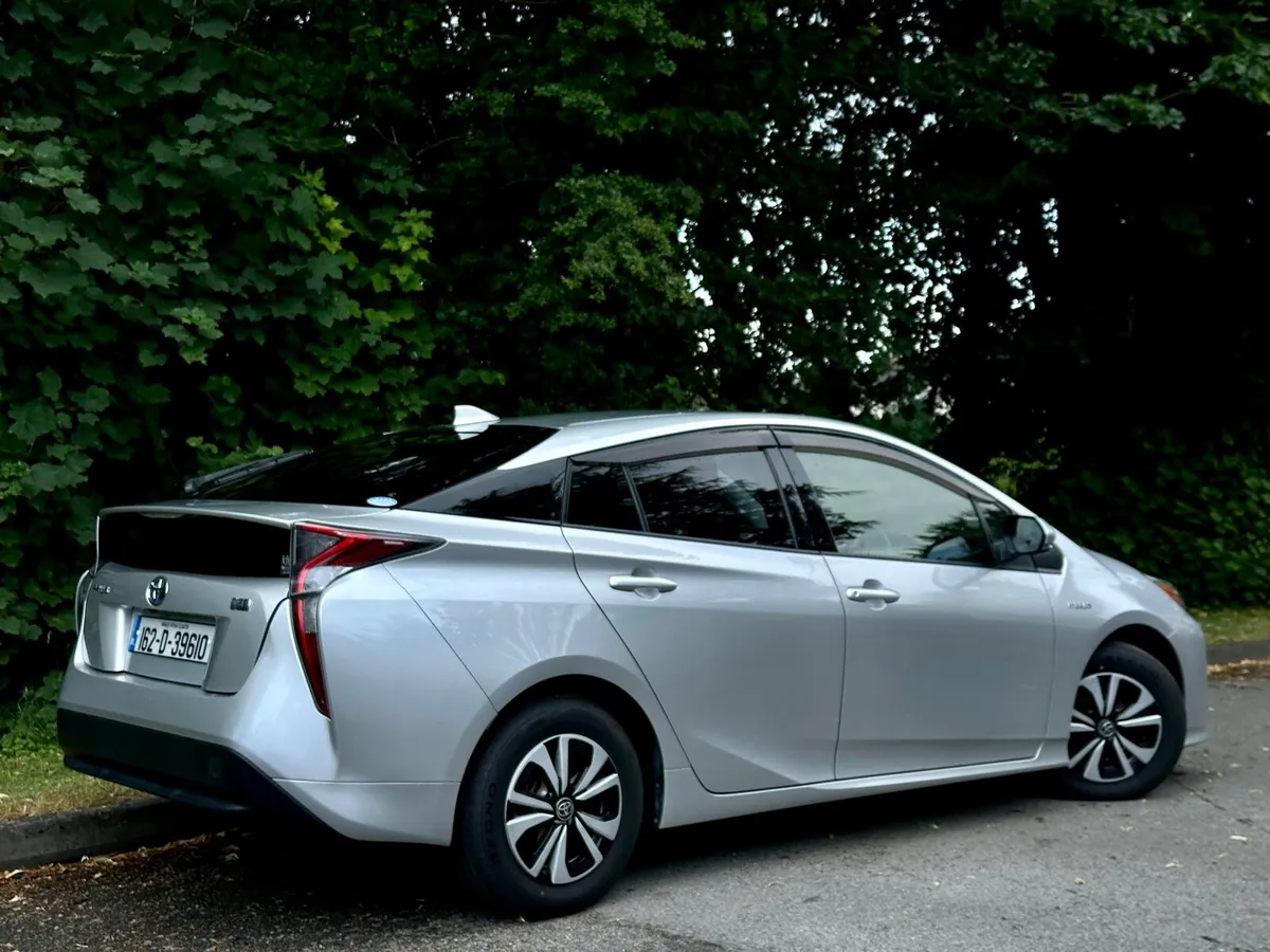 2016 TOYOTA PRIUS x2 - Image 4