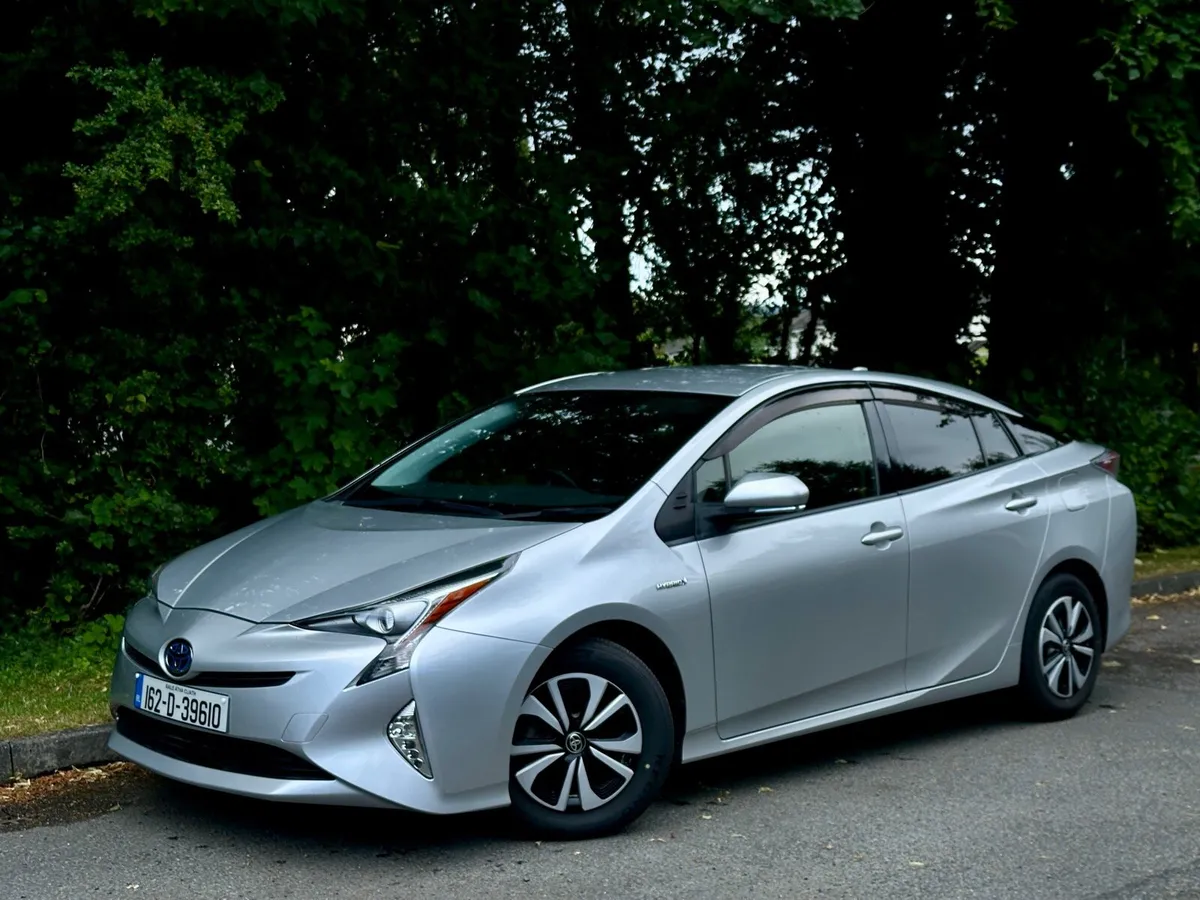 2016 TOYOTA PRIUS - Image 4