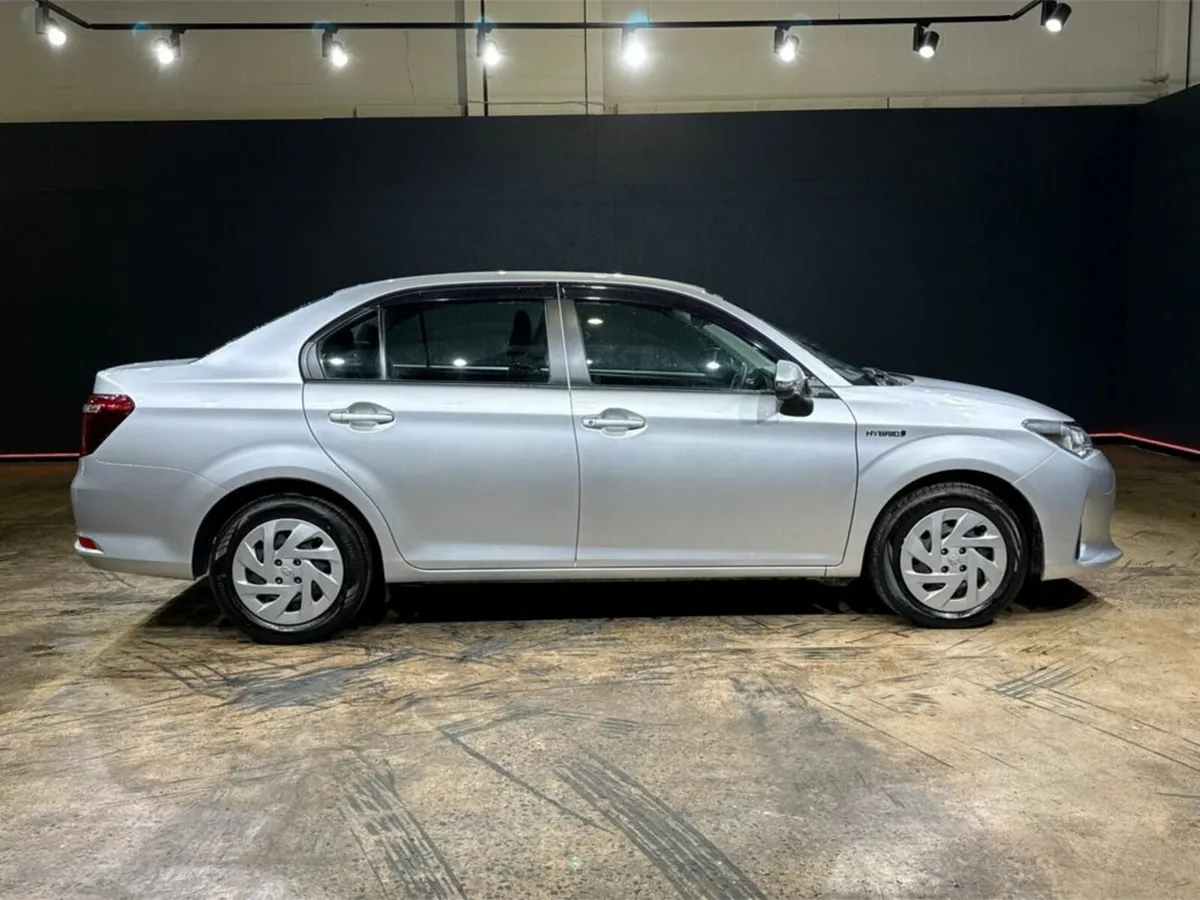 Toyota Corolla 1.5 HYBRID AUTOMATIC - REVERSE CAME - Image 3