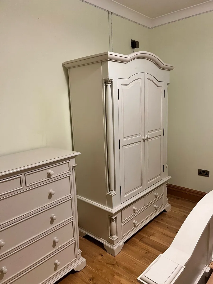 Complete Bedroom Furniture Set - Image 3