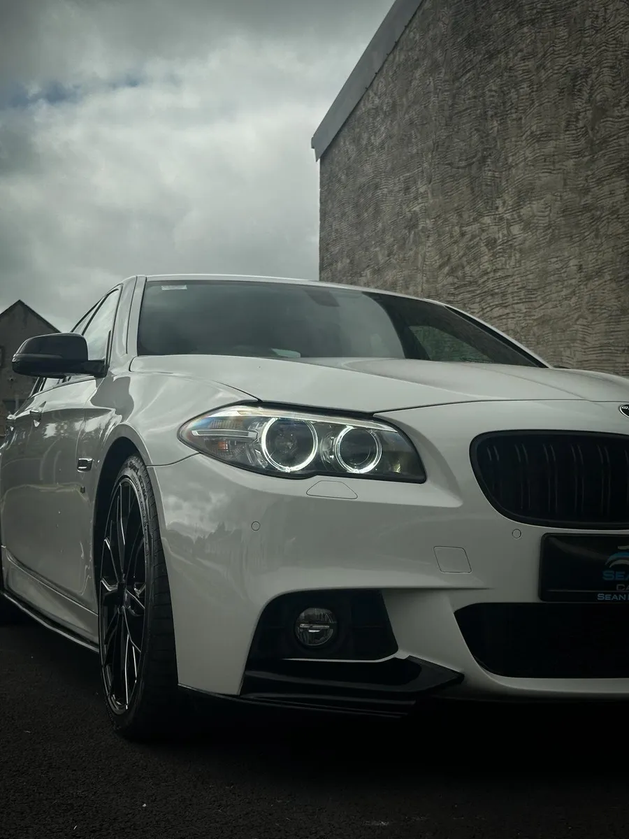 BMW 5-Series 2016 - Image 2