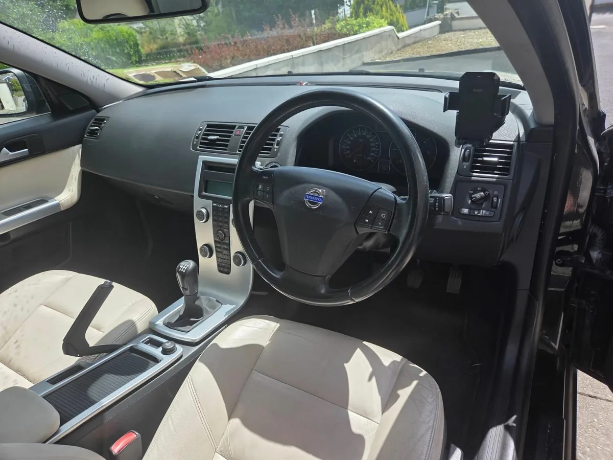 Volvo S40 2011 - Image 4