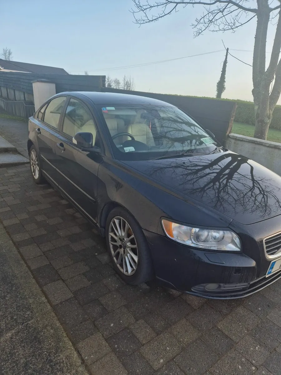 Volvo S40 2011 - Image 1