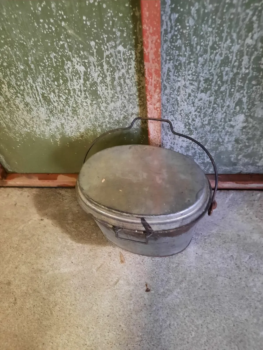 Vintage galvanized bucket - Image 1