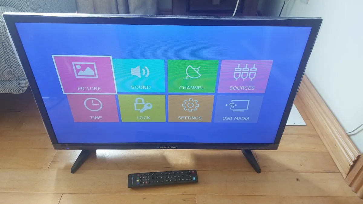 32 inch TV - Image 1