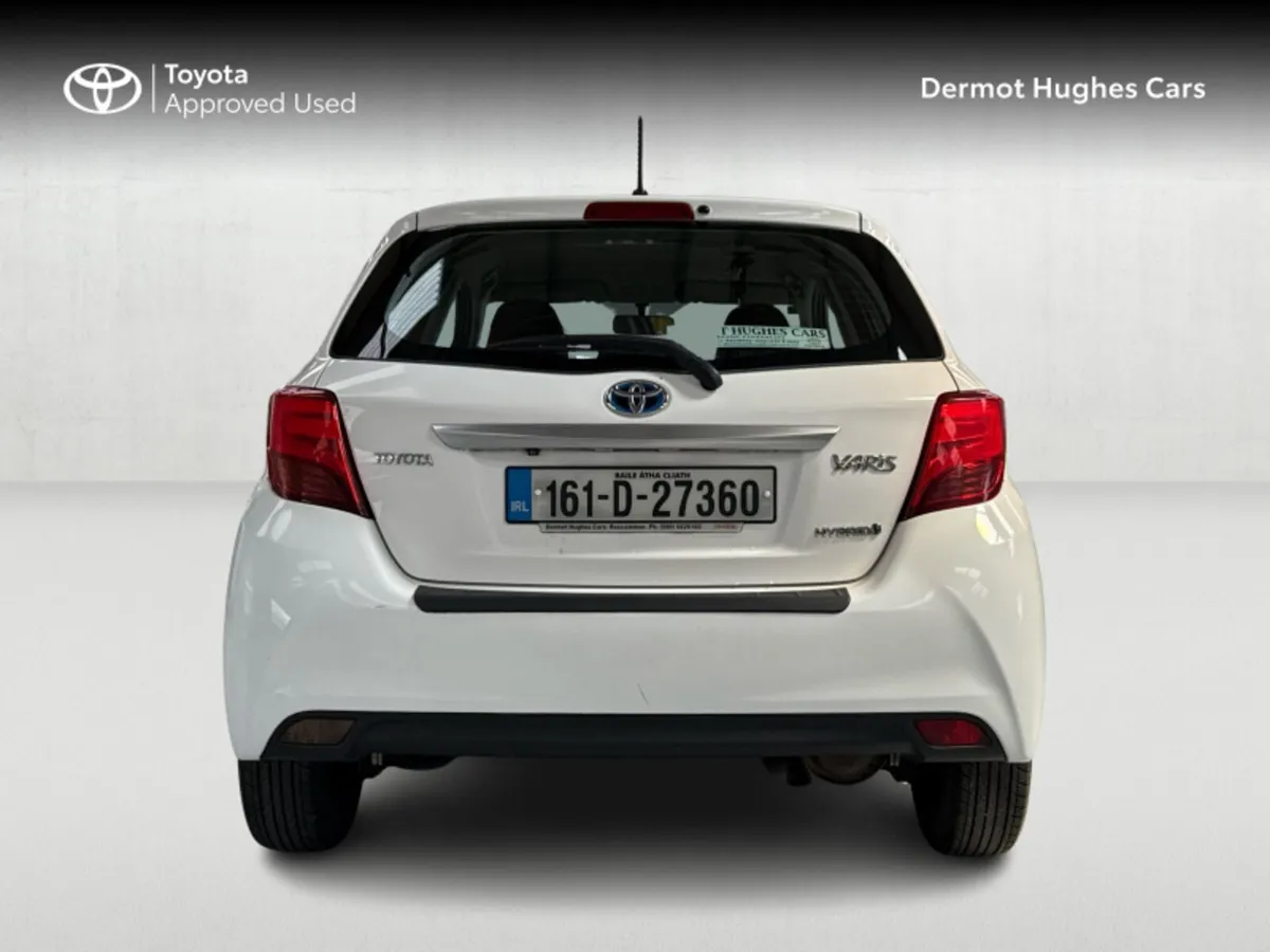 Toyota Yaris YARIS HYBRID - Image 4