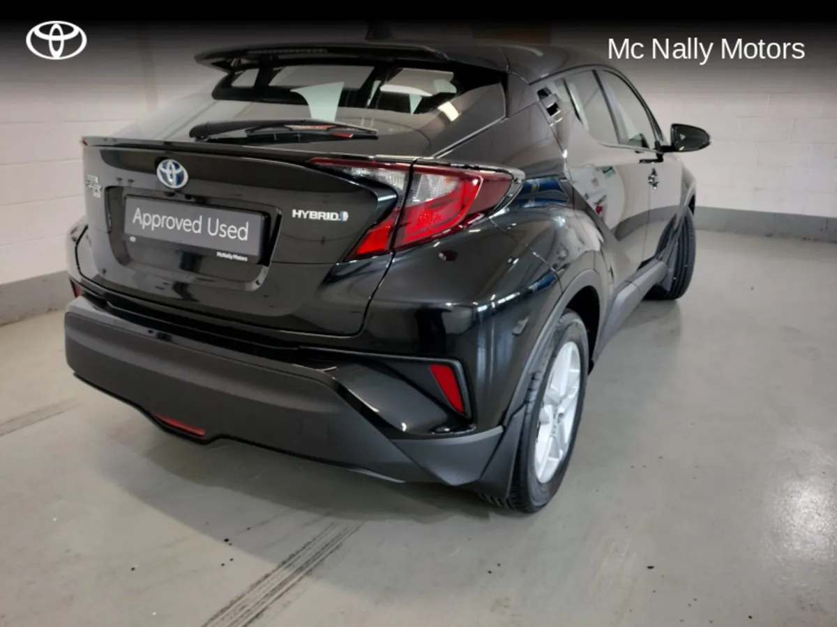 Toyota C-HR 1.8 HYBRID LUNA 4DR AUTO - Image 3