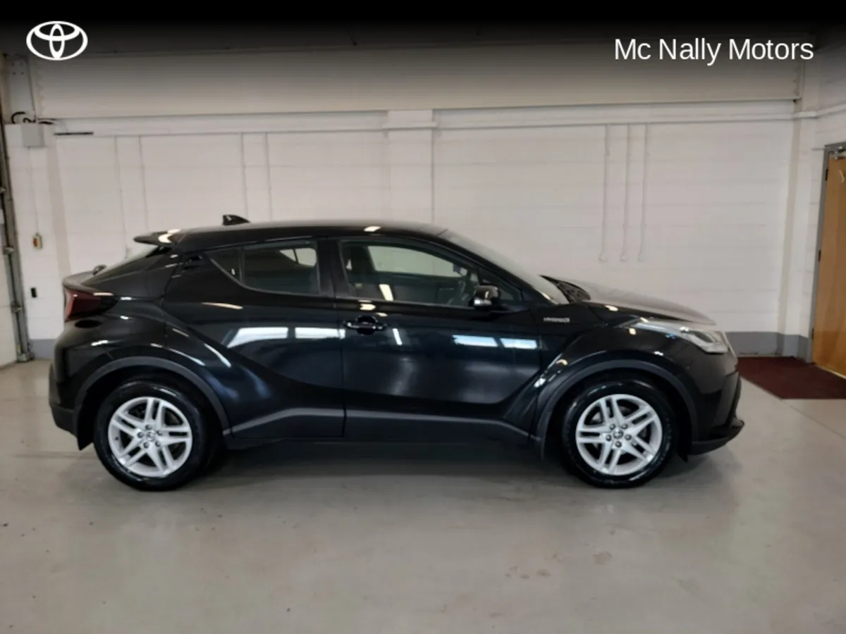 Toyota C-HR 1.8 HYBRID LUNA 4DR AUTO - Image 4