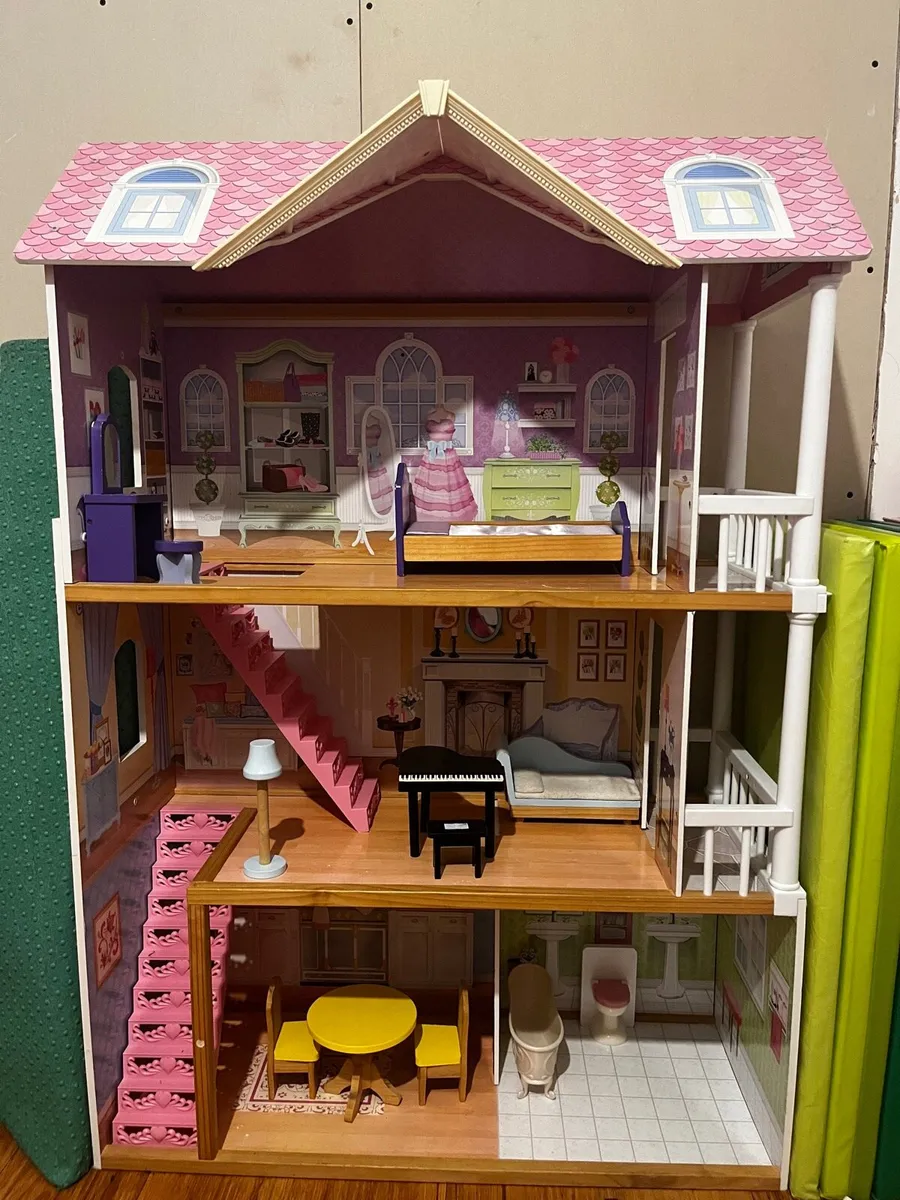 Doll house - Image 1