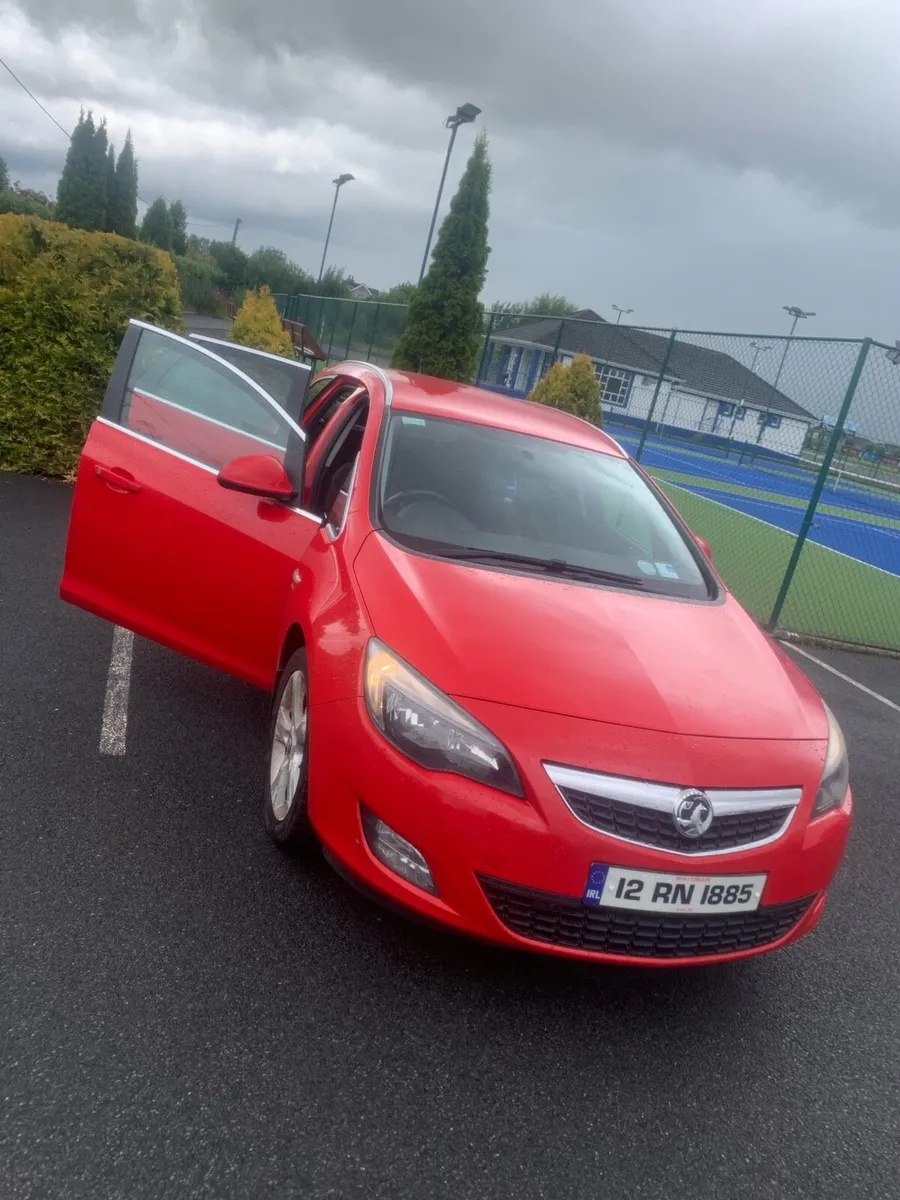 2012 Vauxhall Astra - Image 1