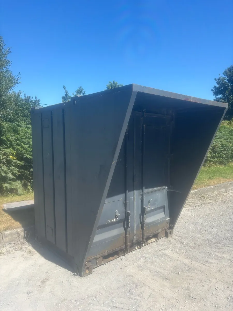 Container with diesel bowser - Image 1