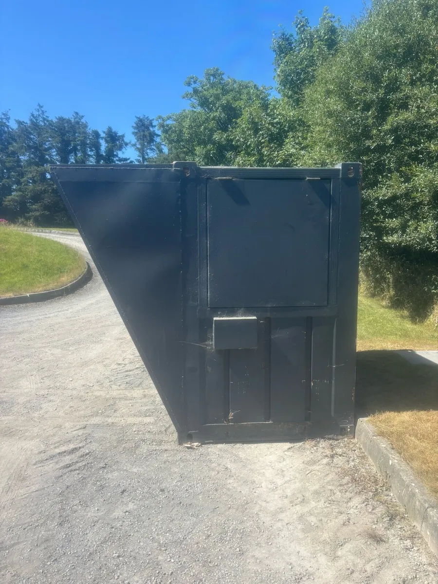 Container with diesel bowser - Image 2
